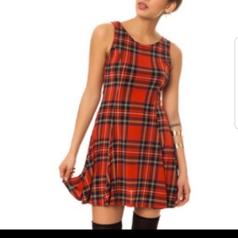 See You Monday red plaid sleevless8 dress . Size: S